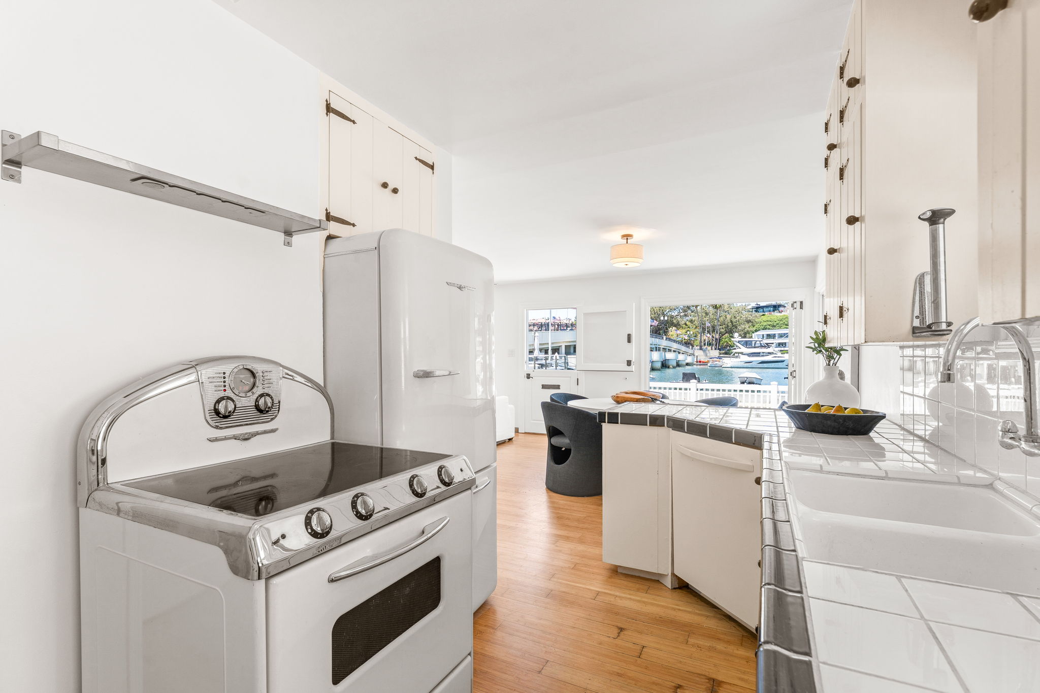 1403 N.Bayfront Balboa Island home - photo 15