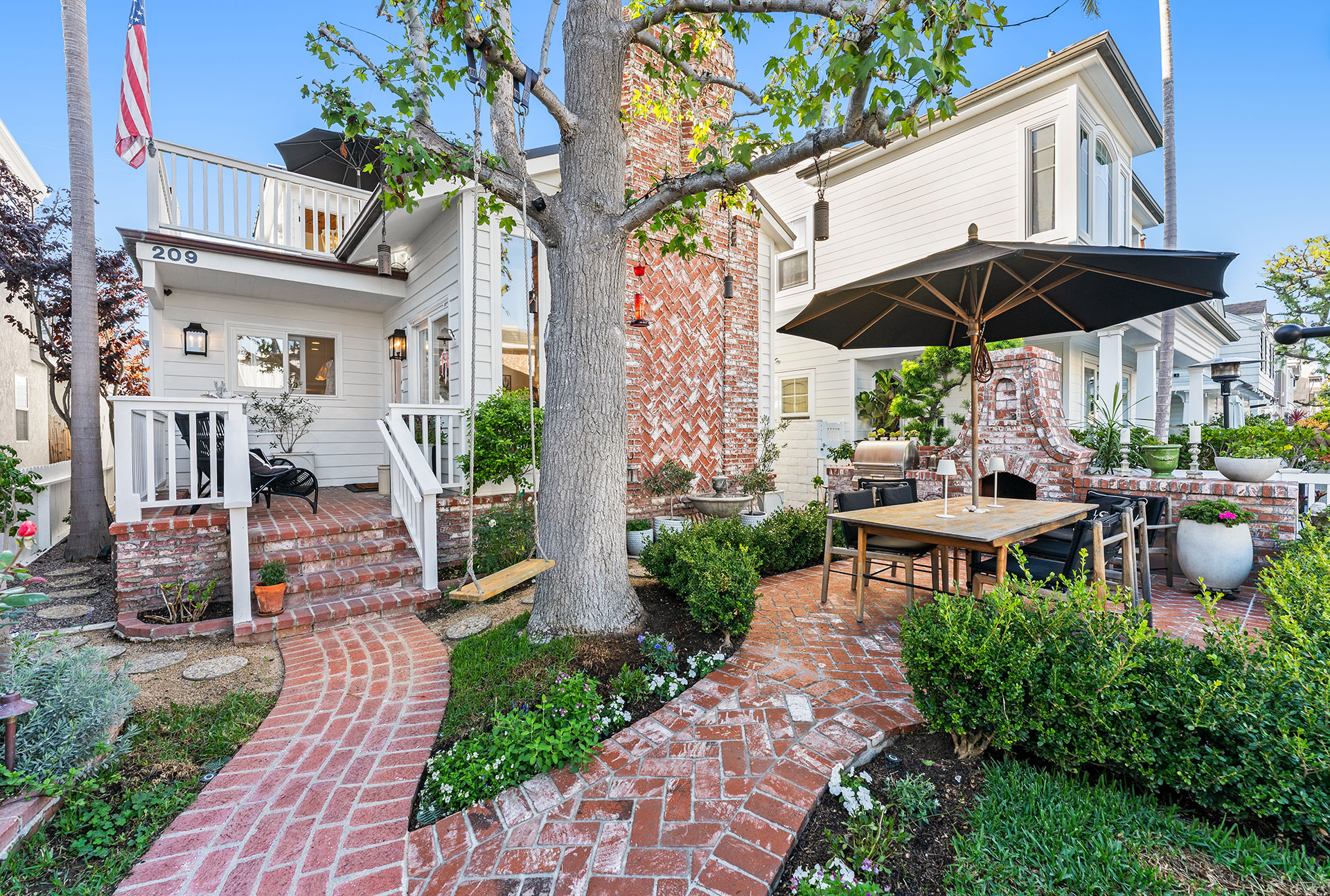 209 Diamond Balboa Island home - photo 4