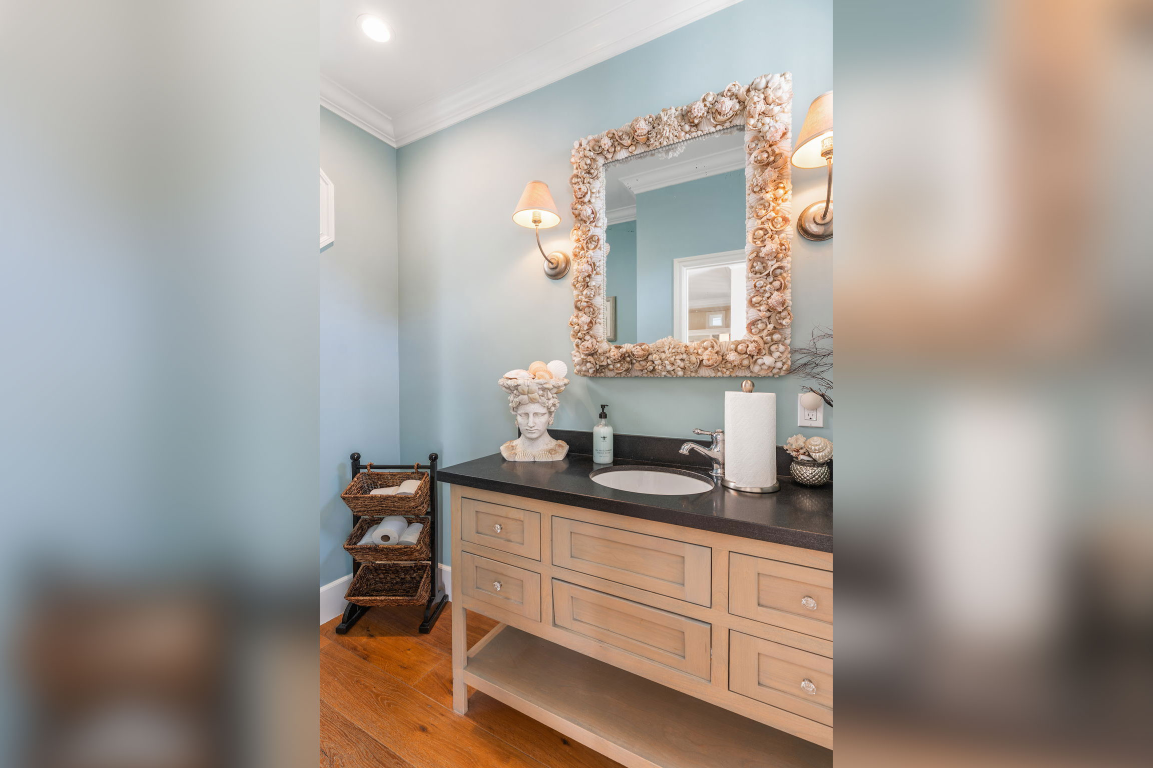 220 Coral Balboa Island home - photo 19