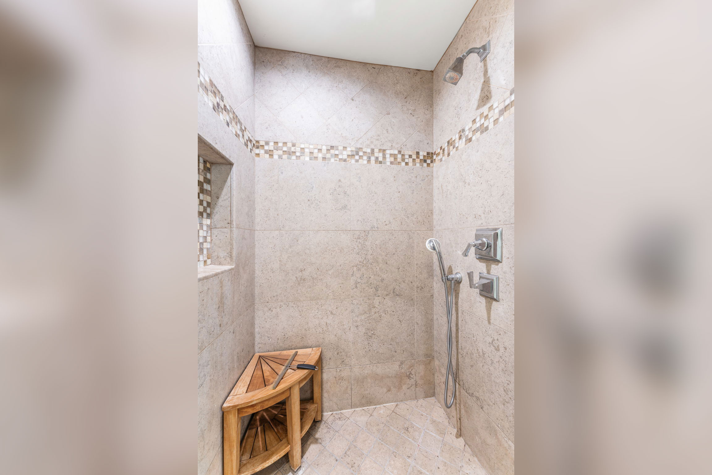 220 Coral Balboa Island home - photo 29