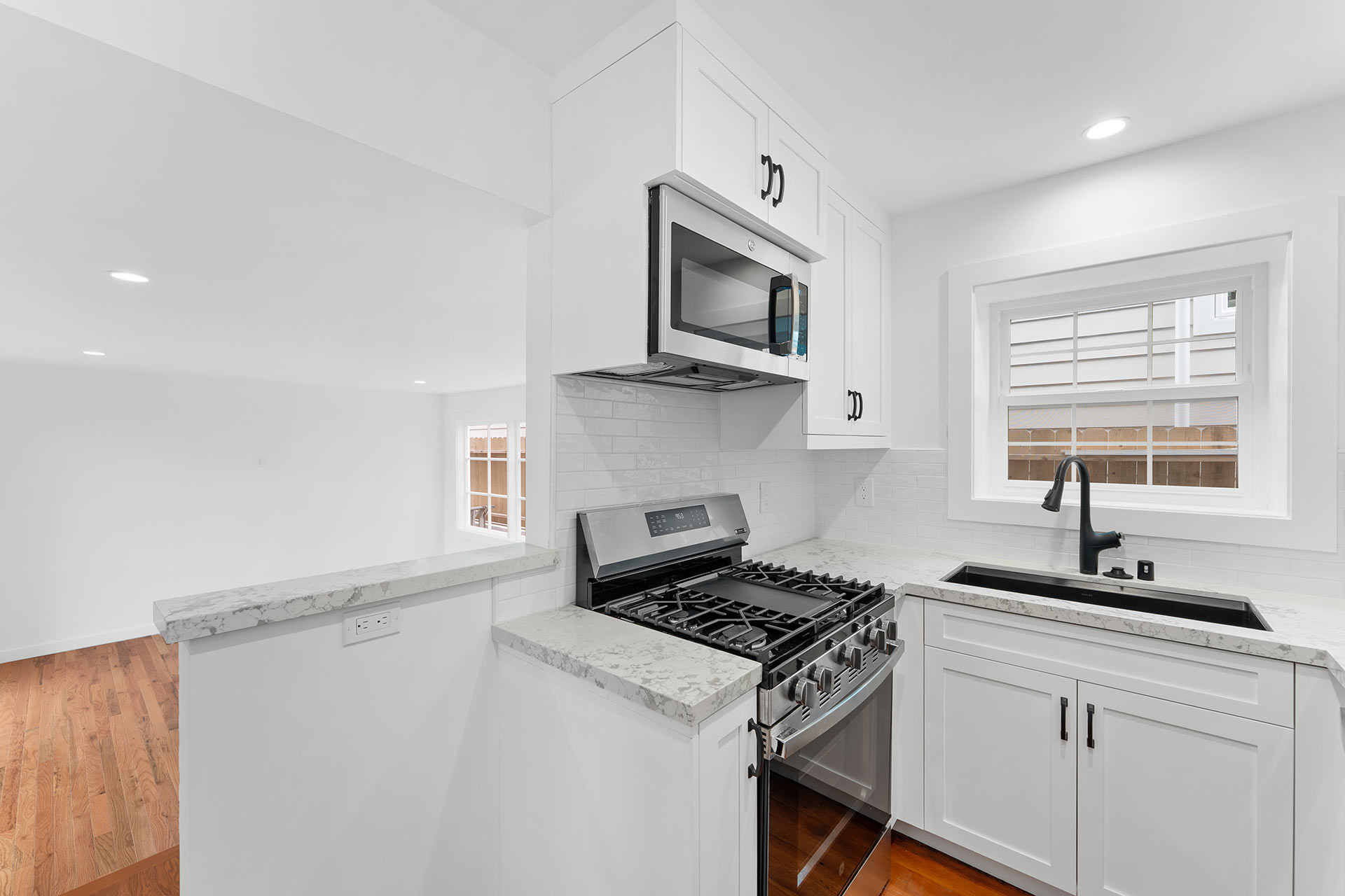227 Coral Balboa Island home - photo 18