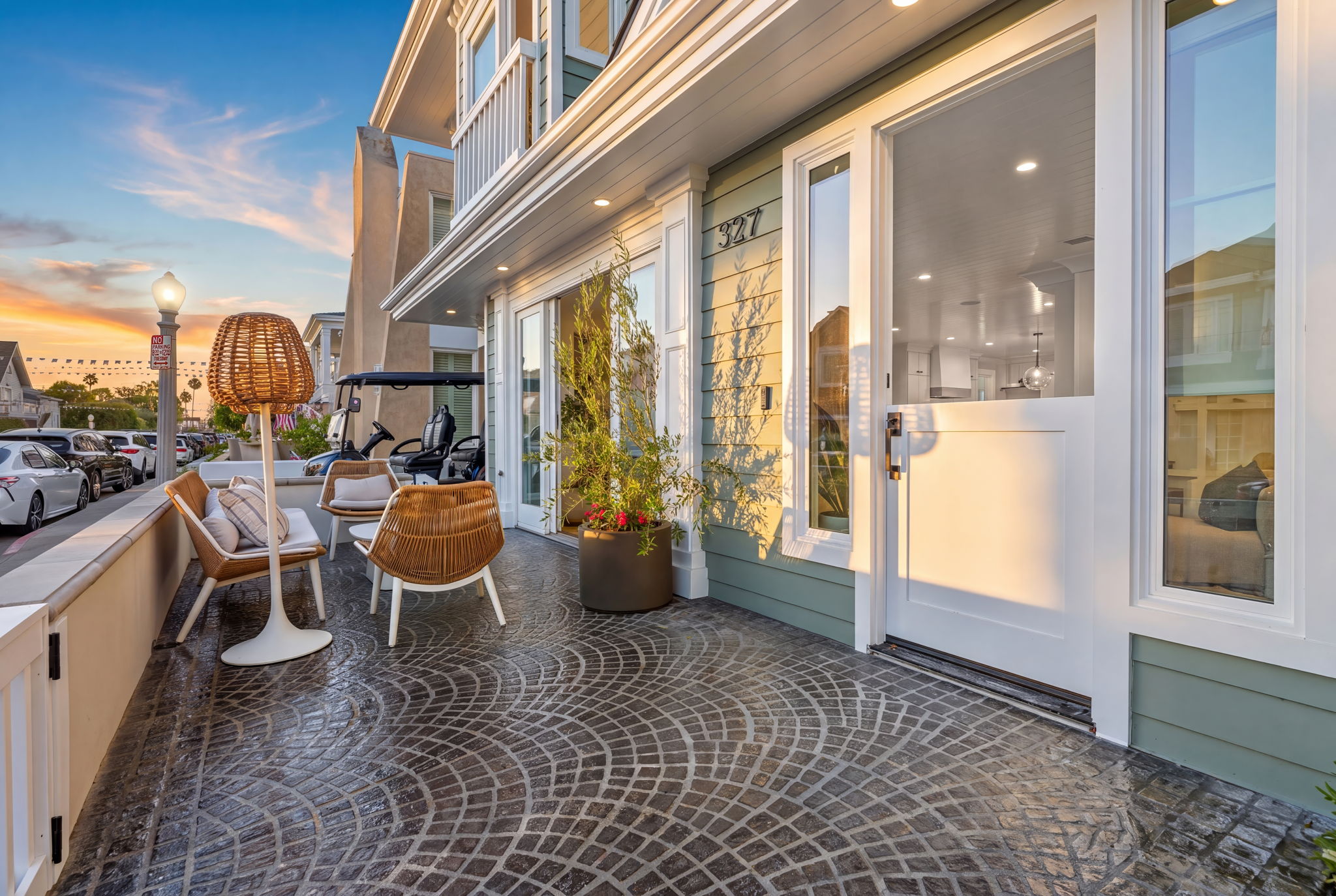 327 Amethyst Balboa Island home - photo 5